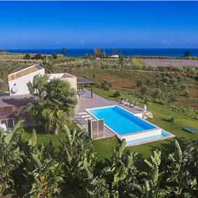 4  bedroom villa with pool, Scopello, sleeps 8